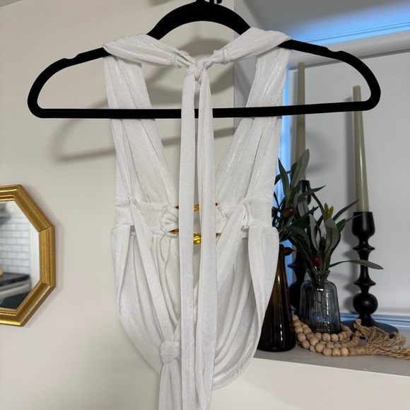 Backless Halter Neck Going Out Top - Picture 8 of 9